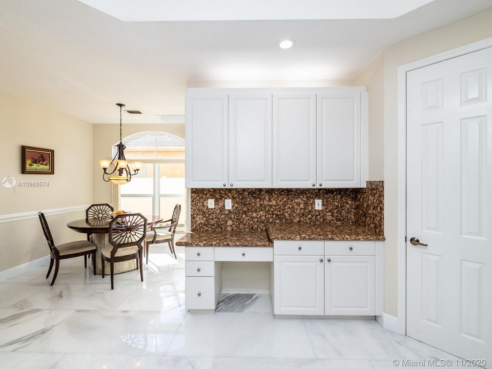 Vendido Recientemente: $623,000 (5 camas, 4 baños, 3119 Pies cuadrados)