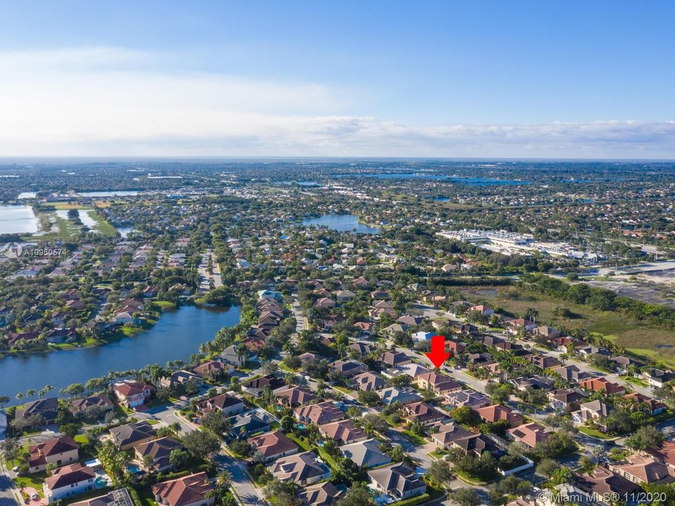 Vendido Recientemente: $623,000 (5 camas, 4 baños, 3119 Pies cuadrados)
