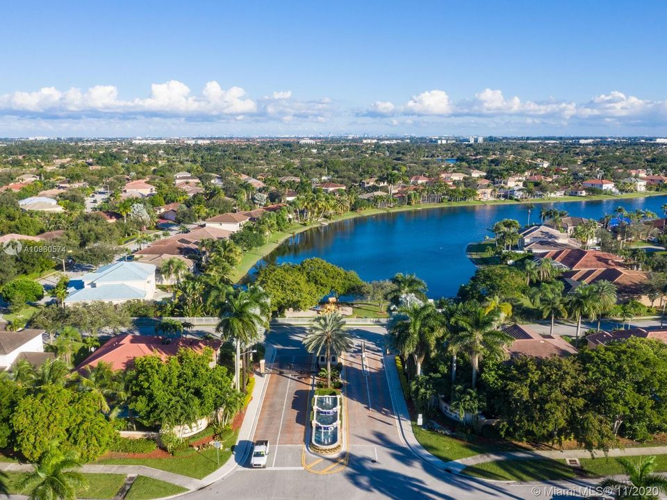 Vendido Recientemente: $623,000 (5 camas, 4 baños, 3119 Pies cuadrados)
