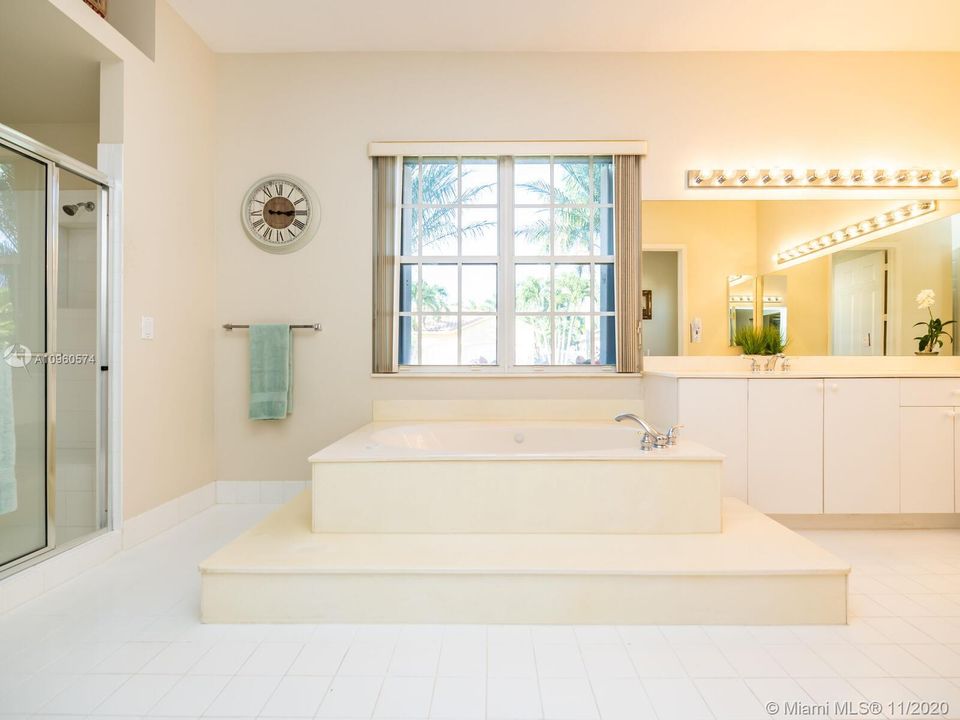 Vendido Recientemente: $623,000 (5 camas, 4 baños, 3119 Pies cuadrados)