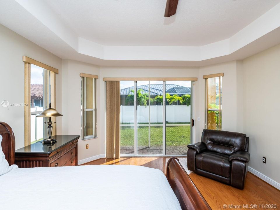Vendido Recientemente: $623,000 (5 camas, 4 baños, 3119 Pies cuadrados)