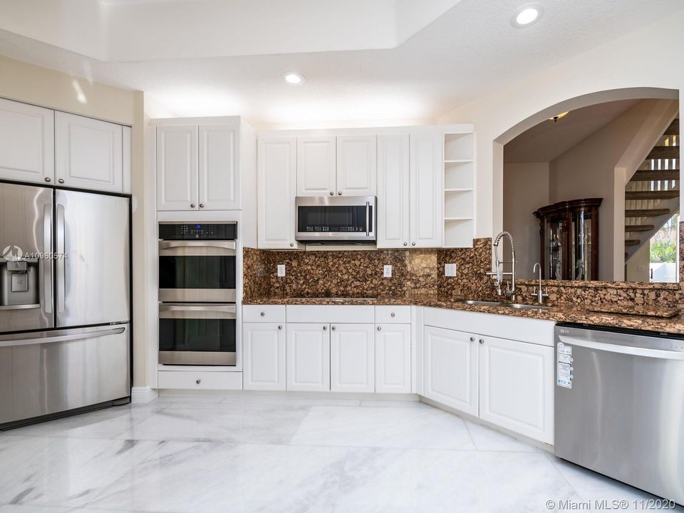 Vendido Recientemente: $623,000 (5 camas, 4 baños, 3119 Pies cuadrados)