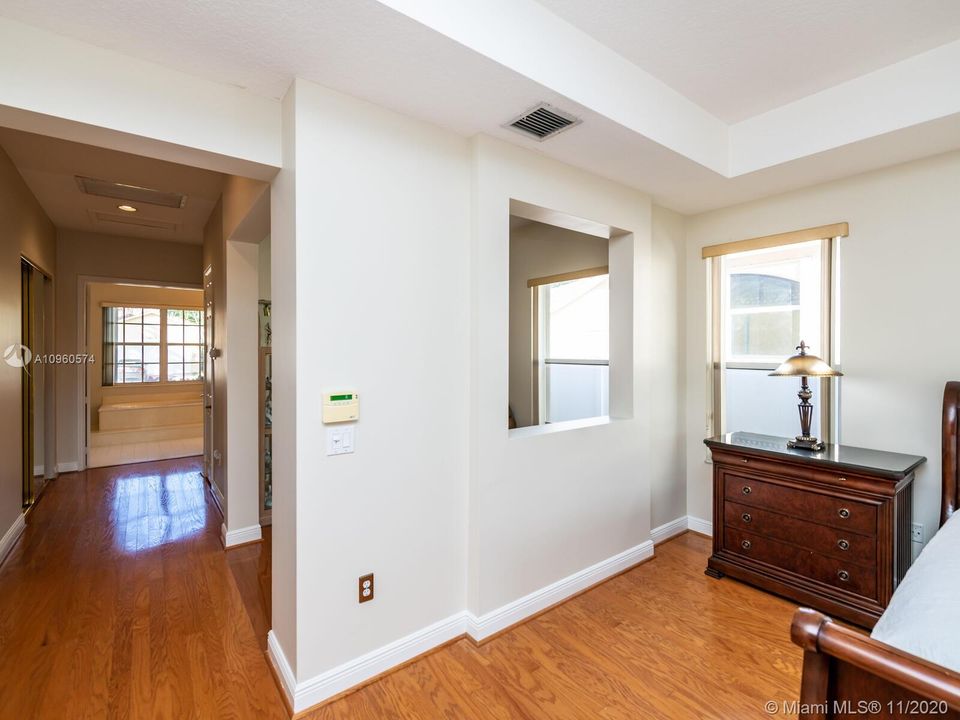 Vendido Recientemente: $623,000 (5 camas, 4 baños, 3119 Pies cuadrados)