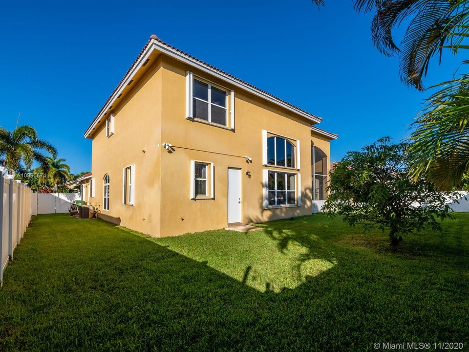 Vendido Recientemente: $623,000 (5 camas, 4 baños, 3119 Pies cuadrados)