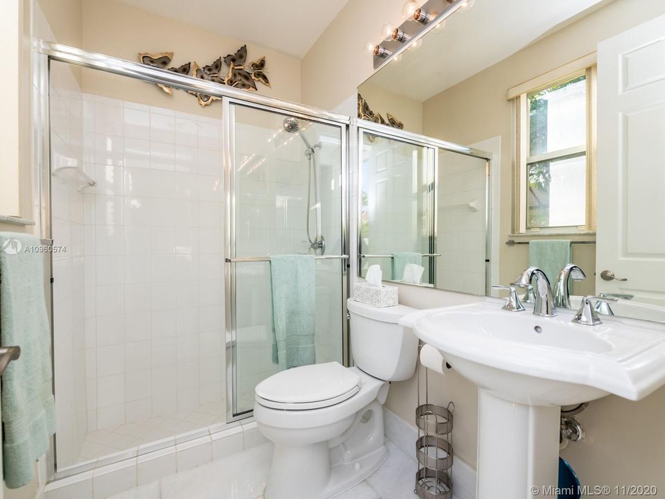 Vendido Recientemente: $623,000 (5 camas, 4 baños, 3119 Pies cuadrados)