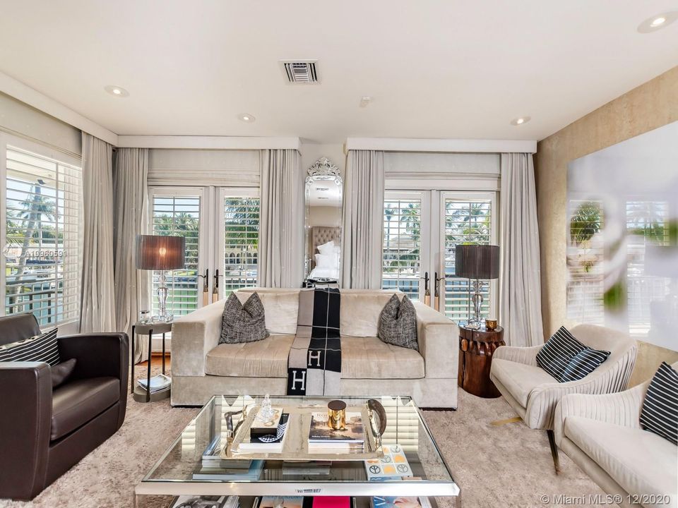 Recently Sold: $10,995,000 (6 beds, 6 baths, 0 Square Feet)