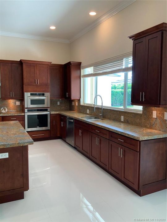 Recently Rented: $7,500 (5 beds, 5 baths, 3615 Square Feet)