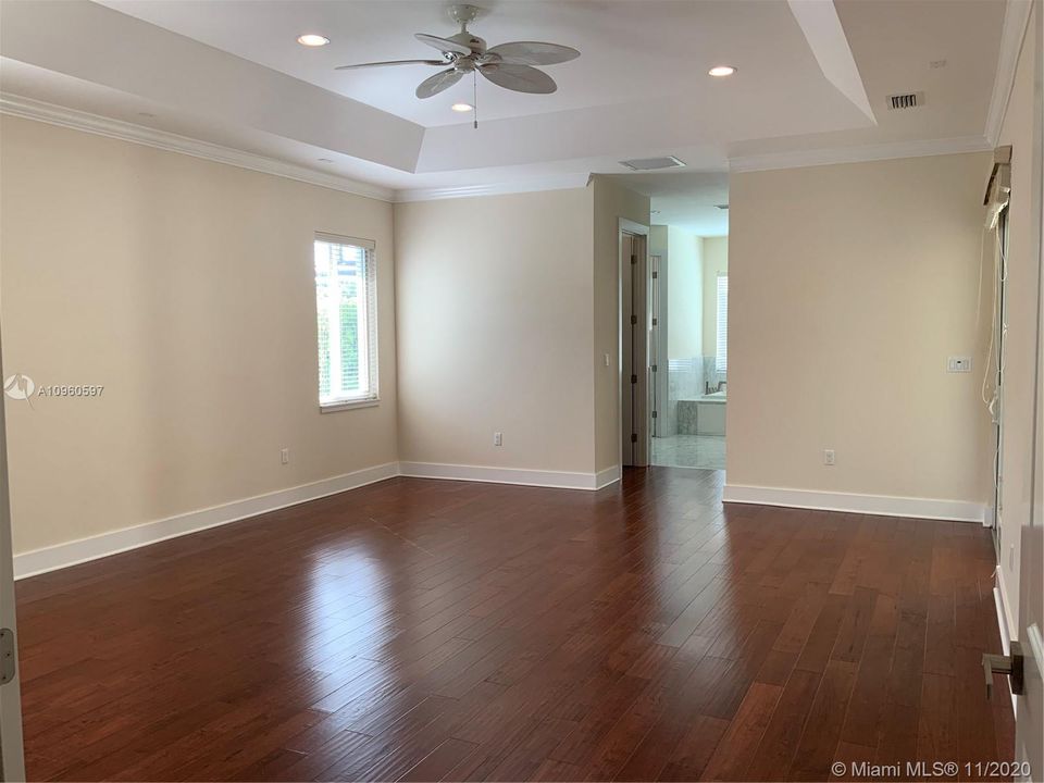 Recently Rented: $7,500 (5 beds, 5 baths, 3615 Square Feet)