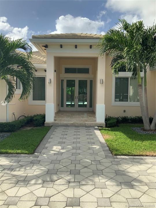 Recently Rented: $7,500 (5 beds, 5 baths, 3615 Square Feet)