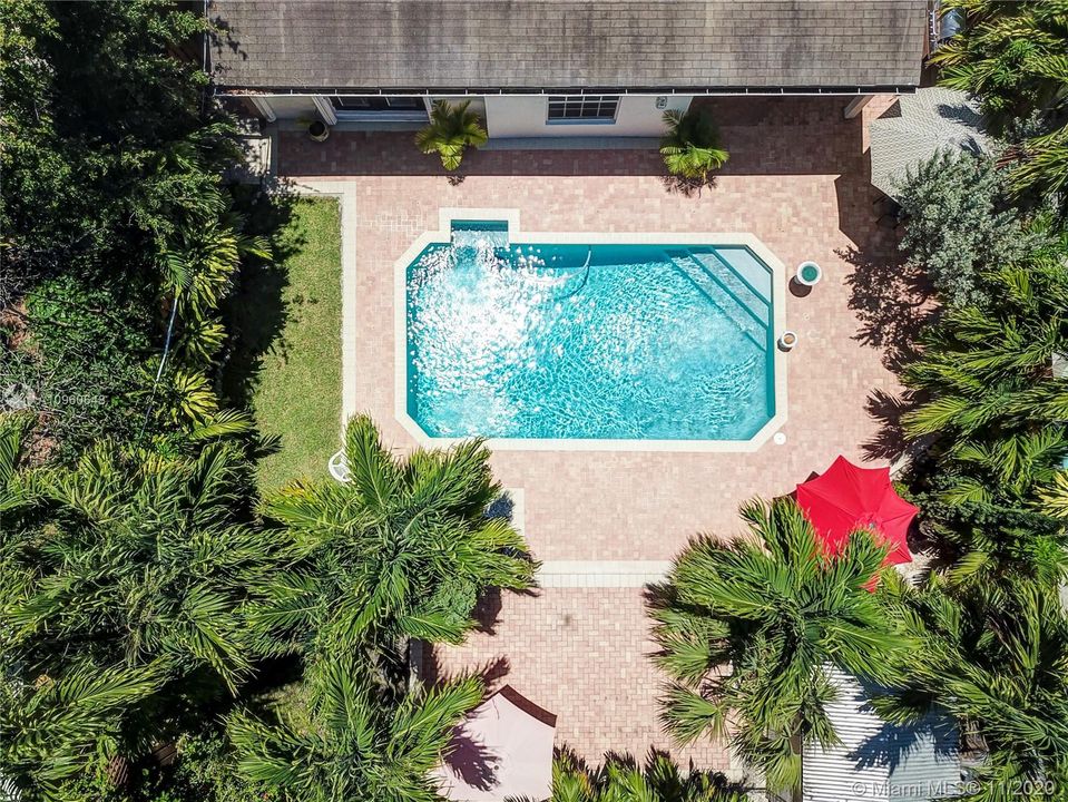 Recently Sold: $887,000 (4 beds, 2 baths, 2030 Square Feet)