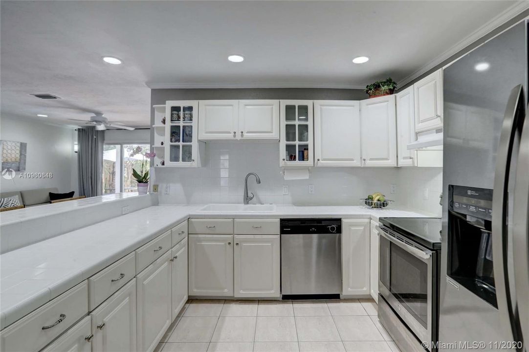 Recently Sold: $887,000 (4 beds, 2 baths, 2030 Square Feet)