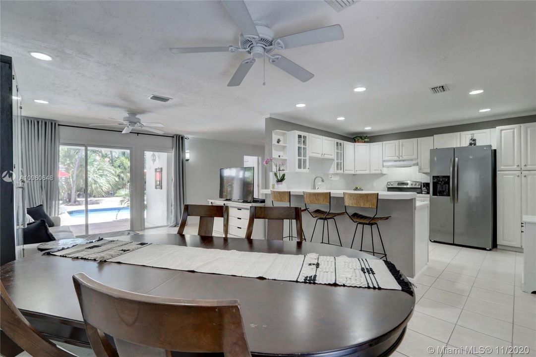 Recently Sold: $887,000 (4 beds, 2 baths, 2030 Square Feet)