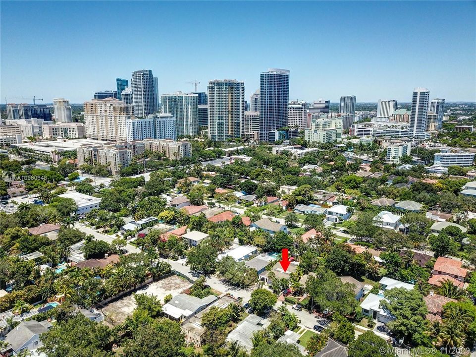 Recently Sold: $887,000 (4 beds, 2 baths, 2030 Square Feet)