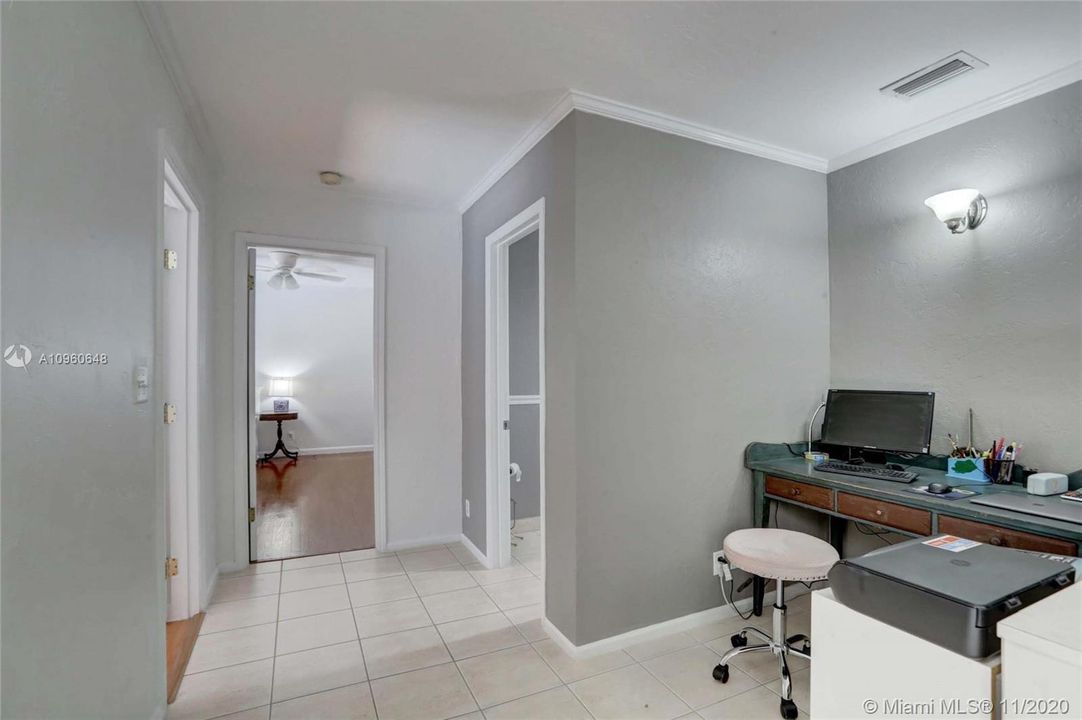 Recently Sold: $887,000 (4 beds, 2 baths, 2030 Square Feet)