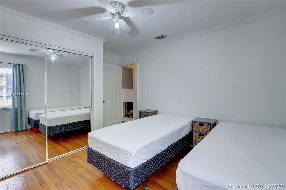 Recently Sold: $887,000 (4 beds, 2 baths, 2030 Square Feet)