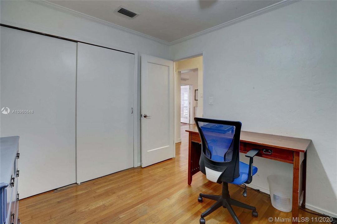 Recently Sold: $887,000 (4 beds, 2 baths, 2030 Square Feet)