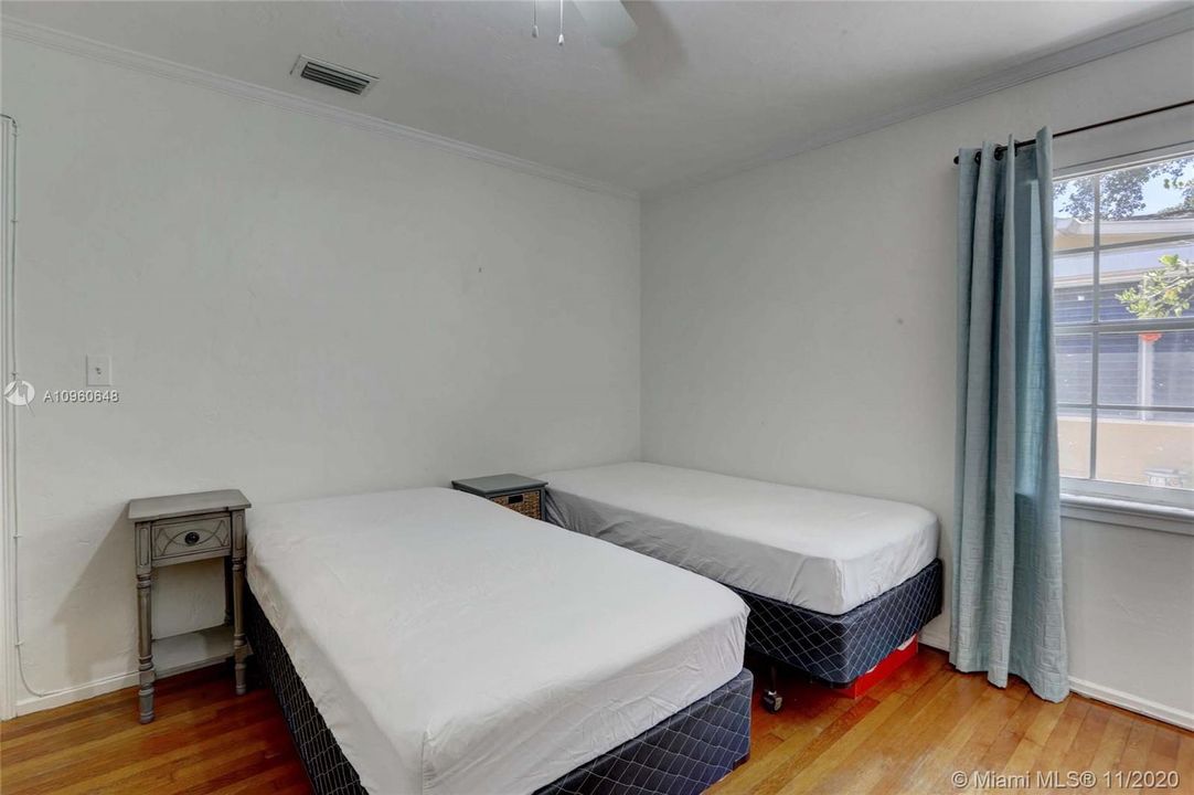 Recently Sold: $887,000 (4 beds, 2 baths, 2030 Square Feet)