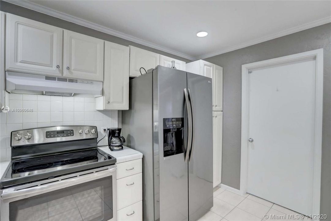 Recently Sold: $887,000 (4 beds, 2 baths, 2030 Square Feet)