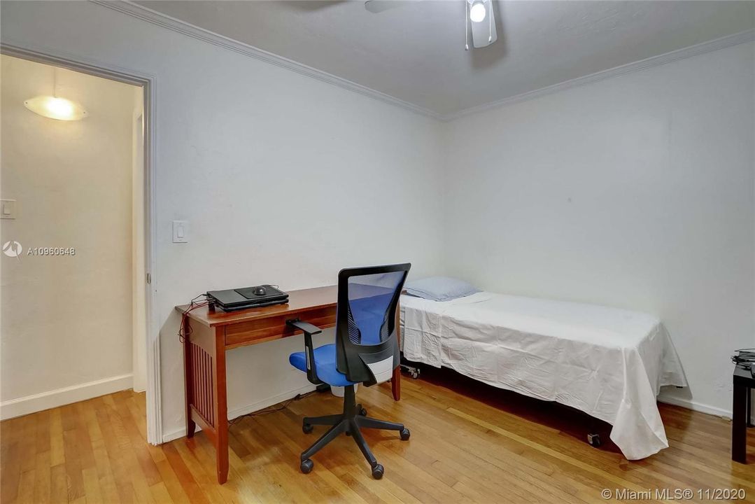 Recently Sold: $887,000 (4 beds, 2 baths, 2030 Square Feet)