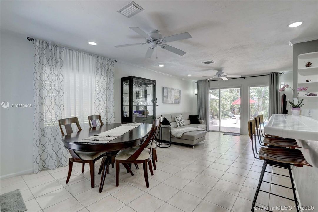 Recently Sold: $887,000 (4 beds, 2 baths, 2030 Square Feet)