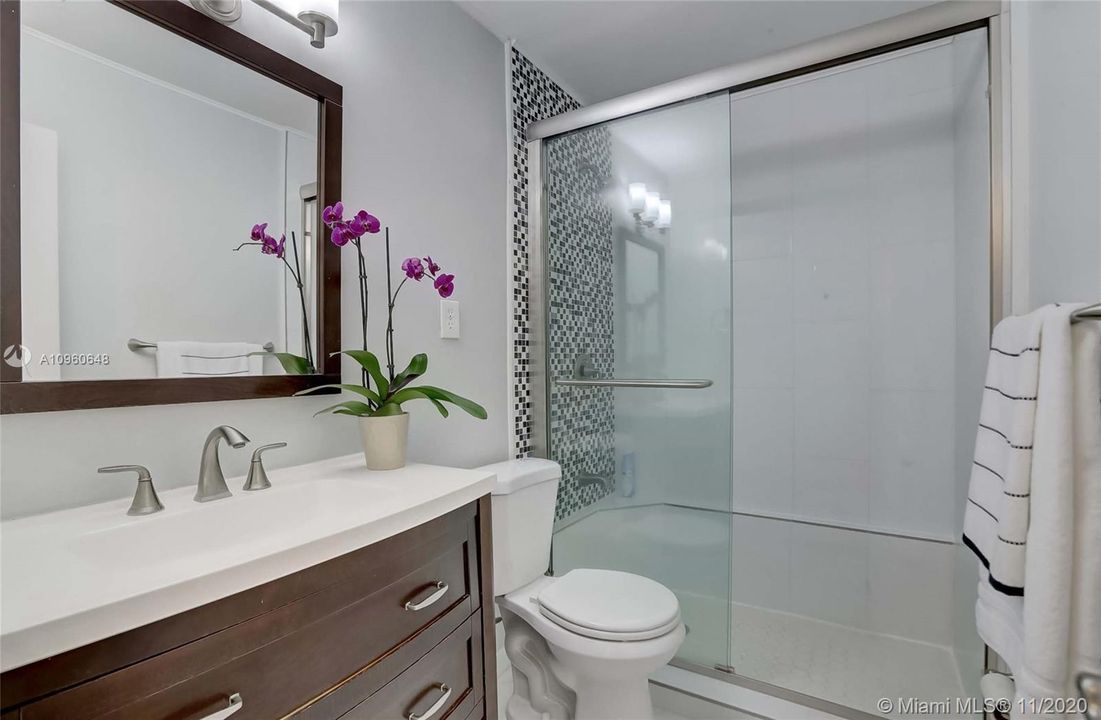 Recently Sold: $887,000 (4 beds, 2 baths, 2030 Square Feet)