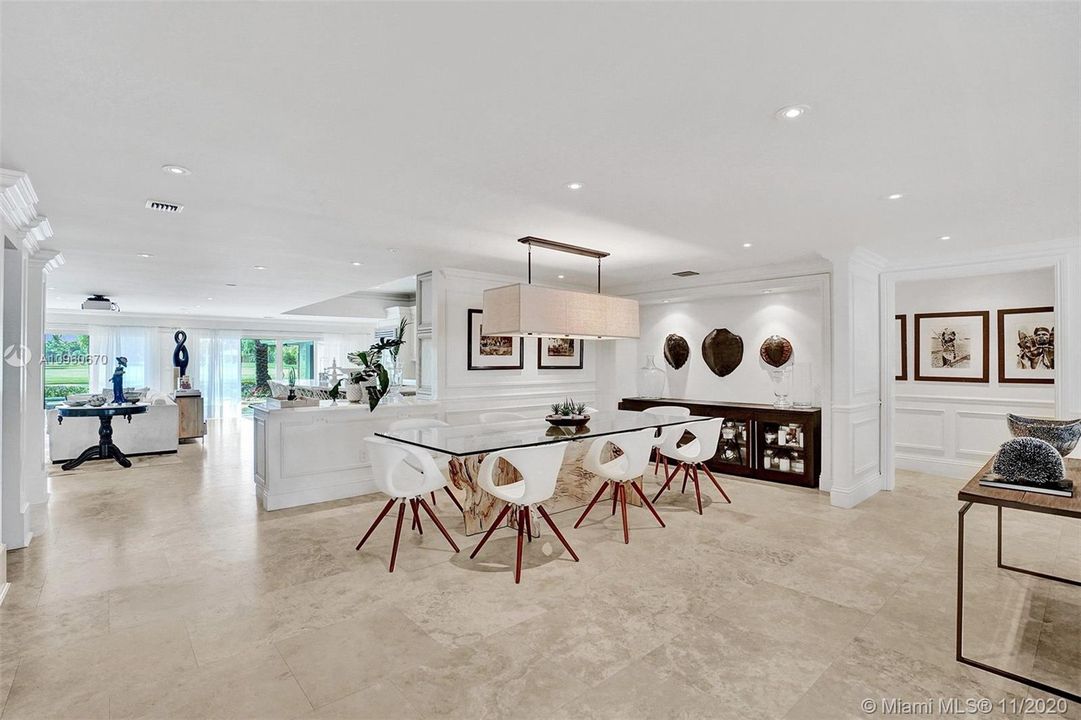 Vendido Recientemente: $2,350,000 (5 camas, 4 baños, 3970 Pies cuadrados)