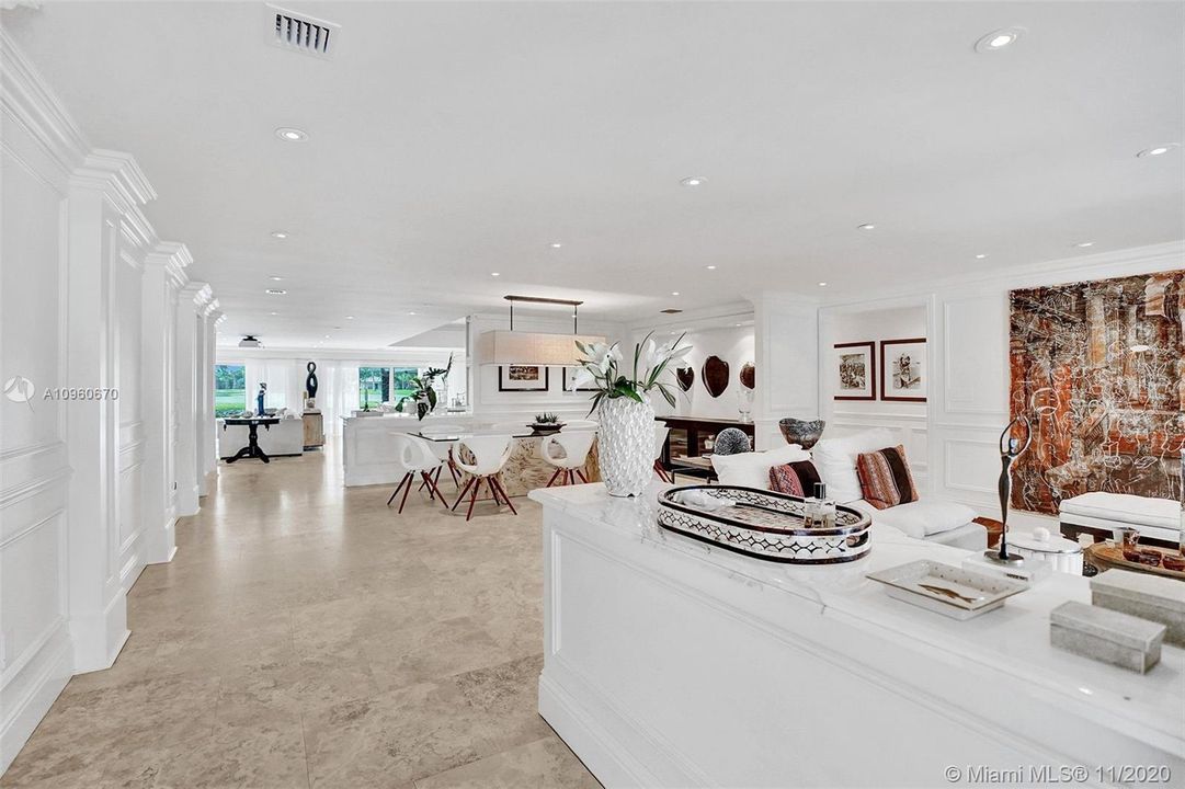 Vendido Recientemente: $2,350,000 (5 camas, 4 baños, 3970 Pies cuadrados)