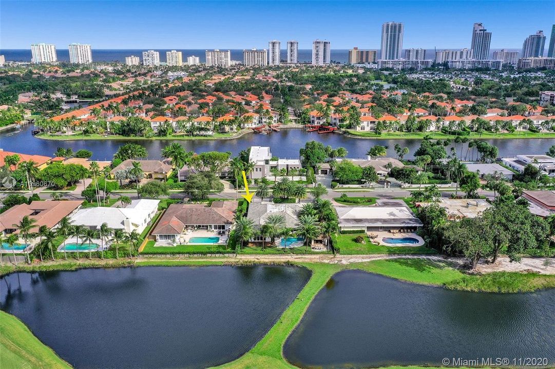 Vendido Recientemente: $2,350,000 (5 camas, 4 baños, 3970 Pies cuadrados)