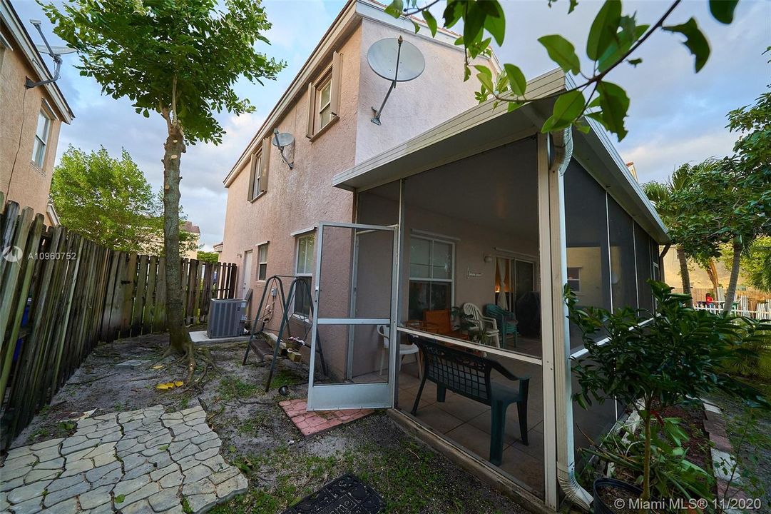 BACKYARD SIDE ENTRANCE