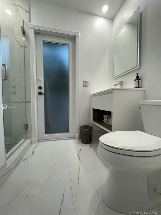 Недавно продано: $699,000 (4 спален, 3 ванн, 2785 Квадратных фут)