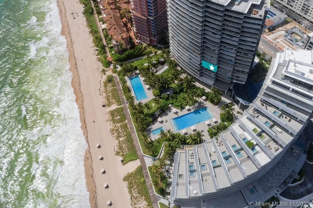 Recently Sold: $3,875,000 (4 beds, 4 baths, 3204 Square Feet)