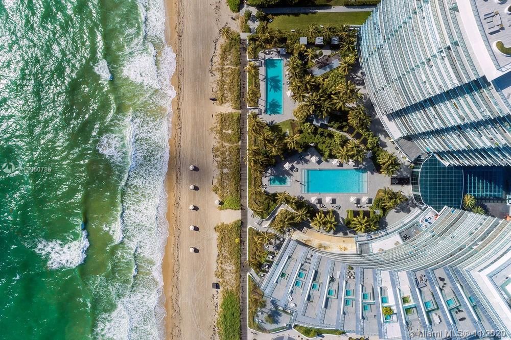 Recently Sold: $3,875,000 (4 beds, 4 baths, 3204 Square Feet)