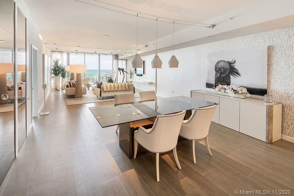 Recently Sold: $3,875,000 (4 beds, 4 baths, 3204 Square Feet)