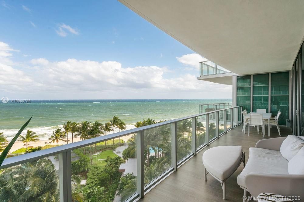 Recently Sold: $3,875,000 (4 beds, 4 baths, 3204 Square Feet)