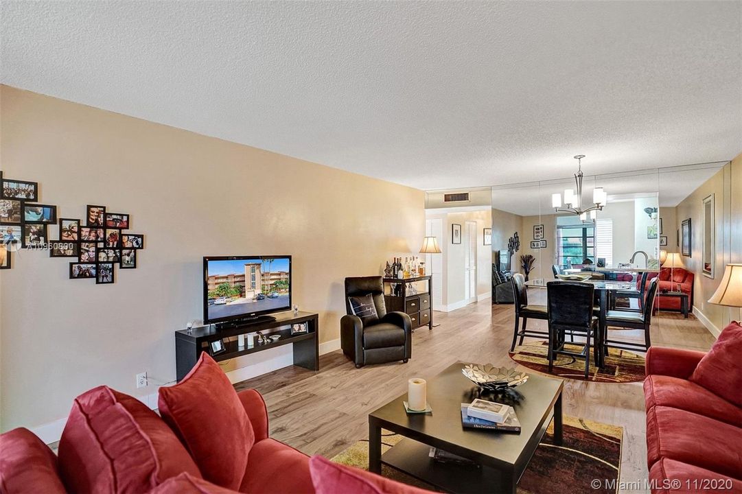Recently Sold: $128,000 (2 beds, 2 baths, 1100 Square Feet)