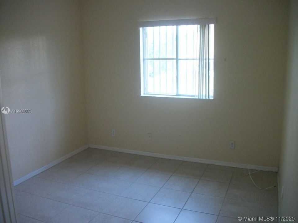 Recientemente alquilado: $1,700 (4 camas, 3 baños, 1618 Pies cuadrados)