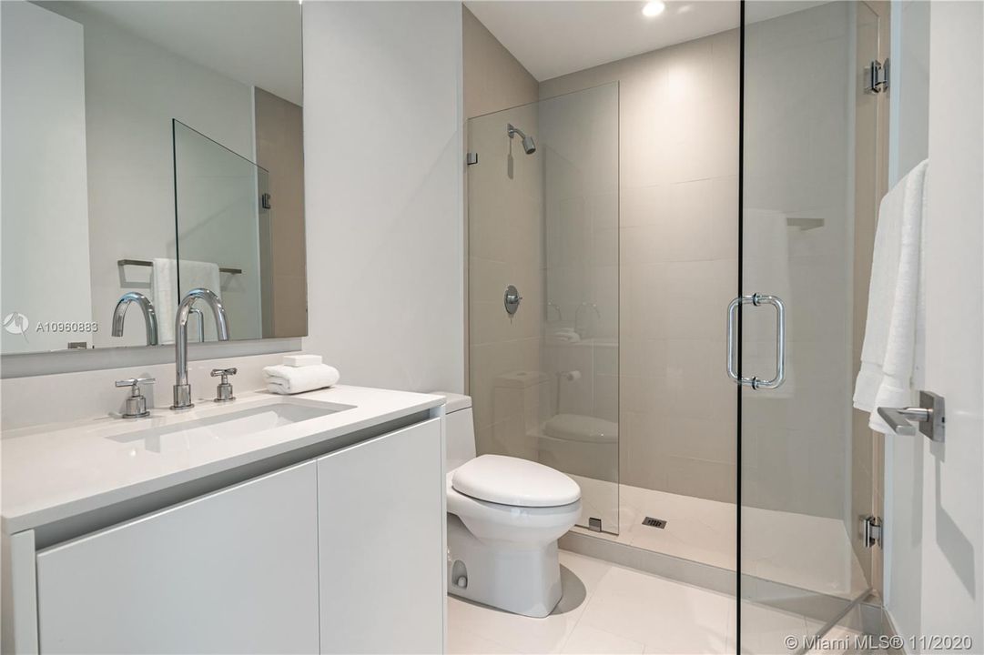 Recently Sold: $2,795,000 (4 beds, 5 baths, 3592 Square Feet)