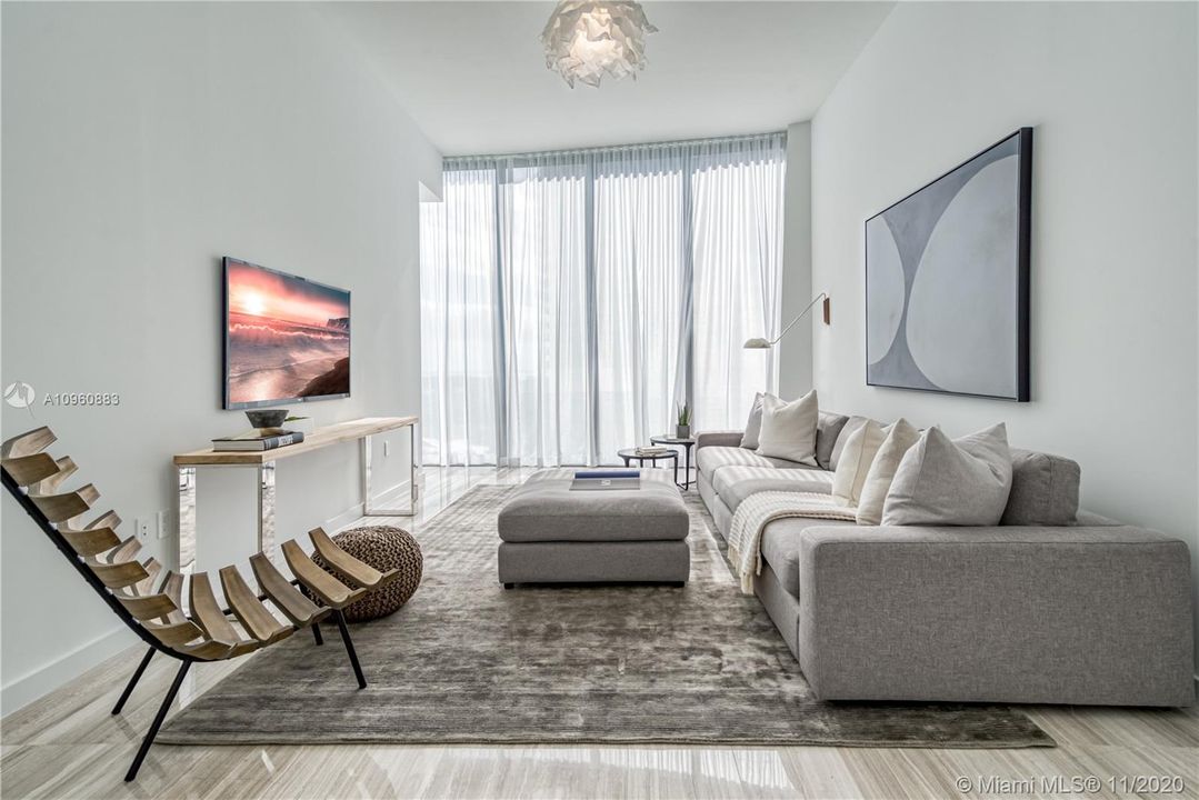 Recently Sold: $2,795,000 (4 beds, 5 baths, 3592 Square Feet)