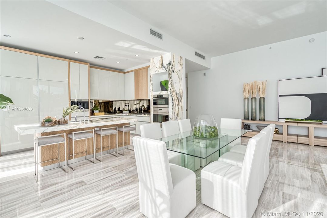 Recently Sold: $2,795,000 (4 beds, 5 baths, 3592 Square Feet)