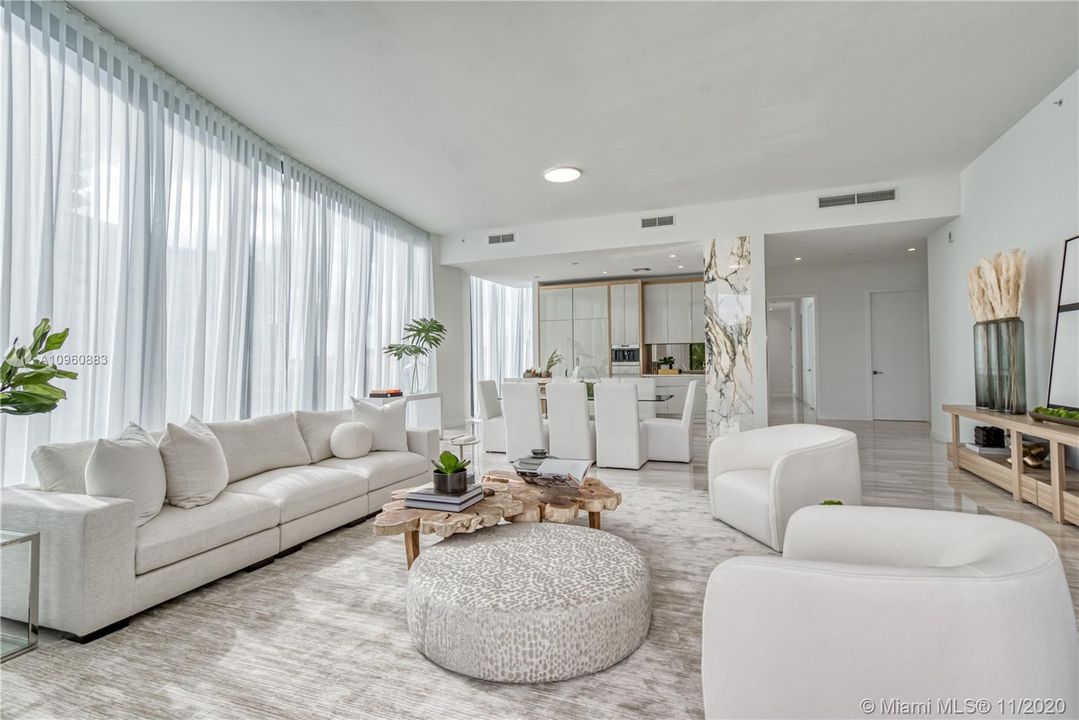 Recently Sold: $2,795,000 (4 beds, 5 baths, 3592 Square Feet)
