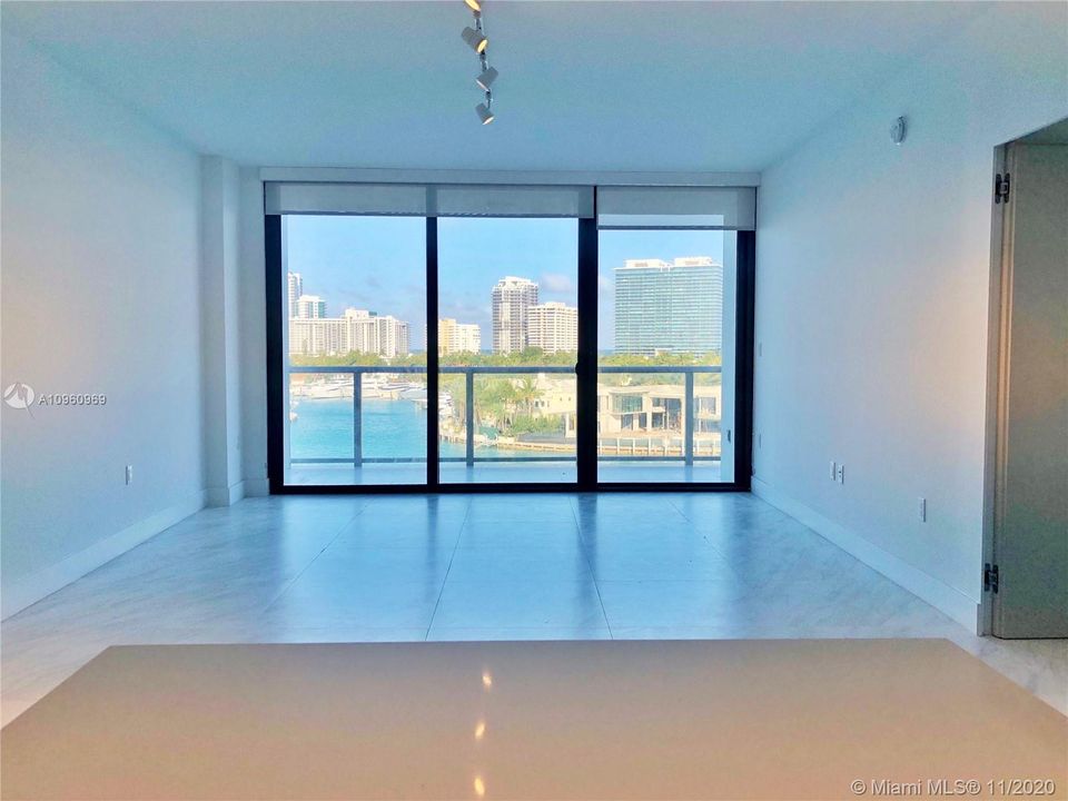 Recently Rented: $5,900 (3 beds, 2 baths, 1501 Square Feet)