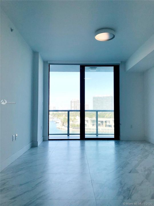Recently Rented: $5,900 (3 beds, 2 baths, 1501 Square Feet)