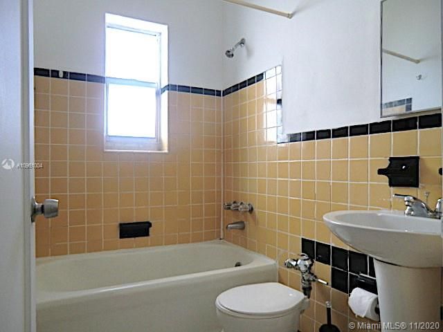 Недавно арендовано: $850 (0 спален, 1 ванн, 300 Квадратных фут)