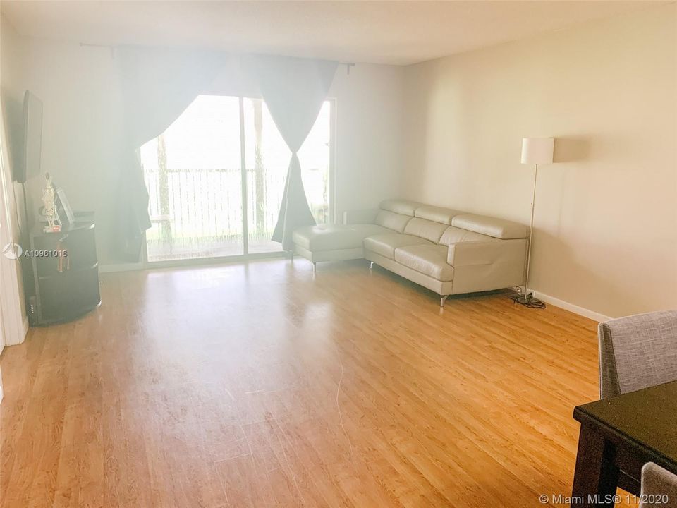 Recently Rented: $1,550 (2 beds, 2 baths, 1192 Square Feet)