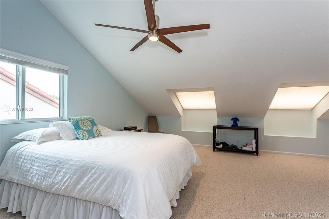Recently Sold: $510,000 (3 beds, 3 baths, 2815 Square Feet)