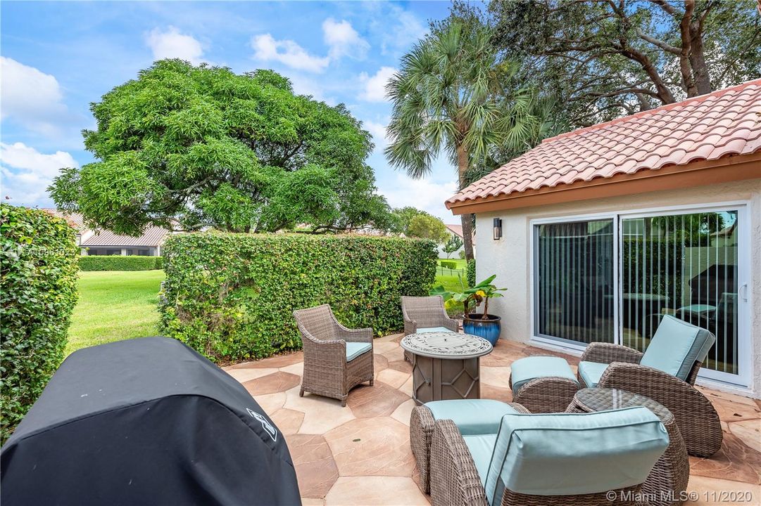 Recently Sold: $510,000 (3 beds, 3 baths, 2815 Square Feet)