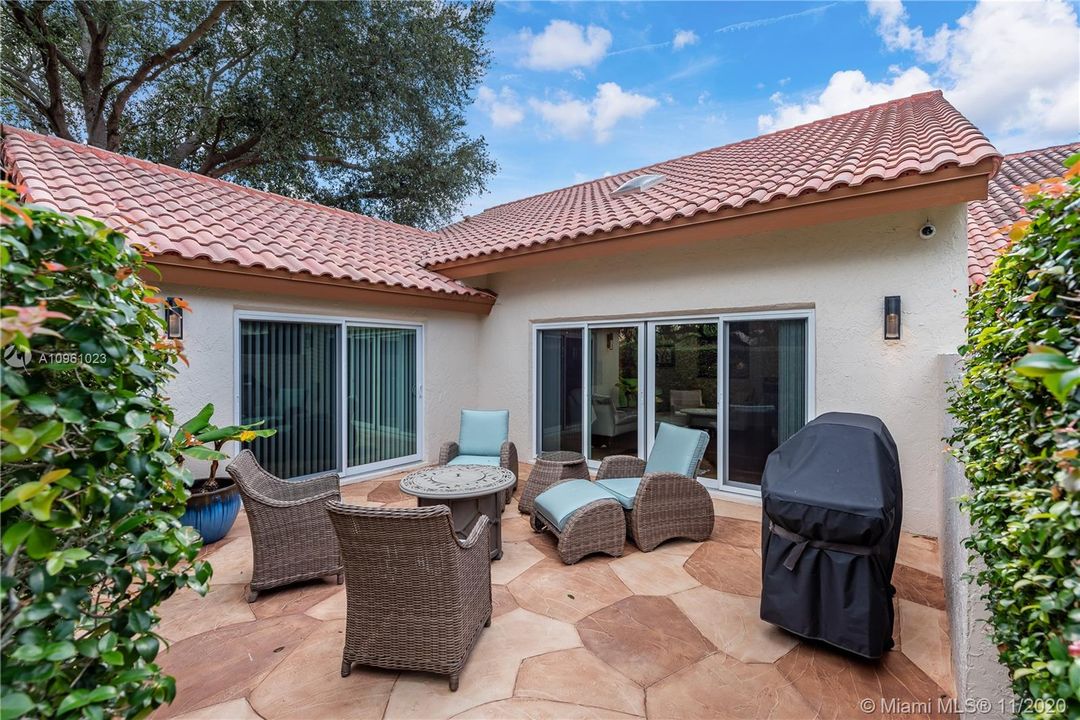 Recently Sold: $510,000 (3 beds, 3 baths, 2815 Square Feet)