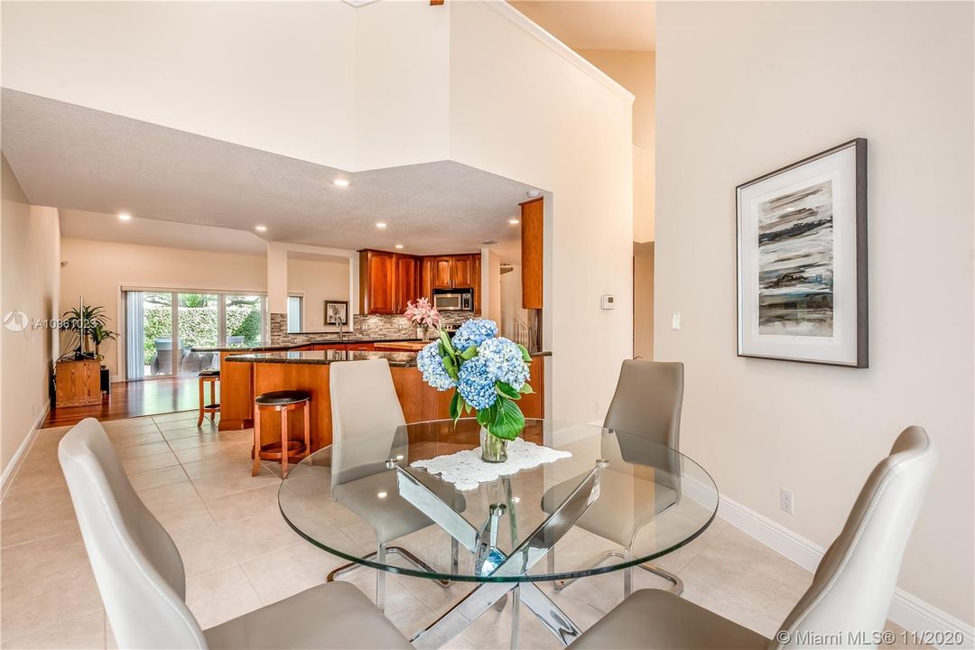 Recently Sold: $510,000 (3 beds, 3 baths, 2815 Square Feet)