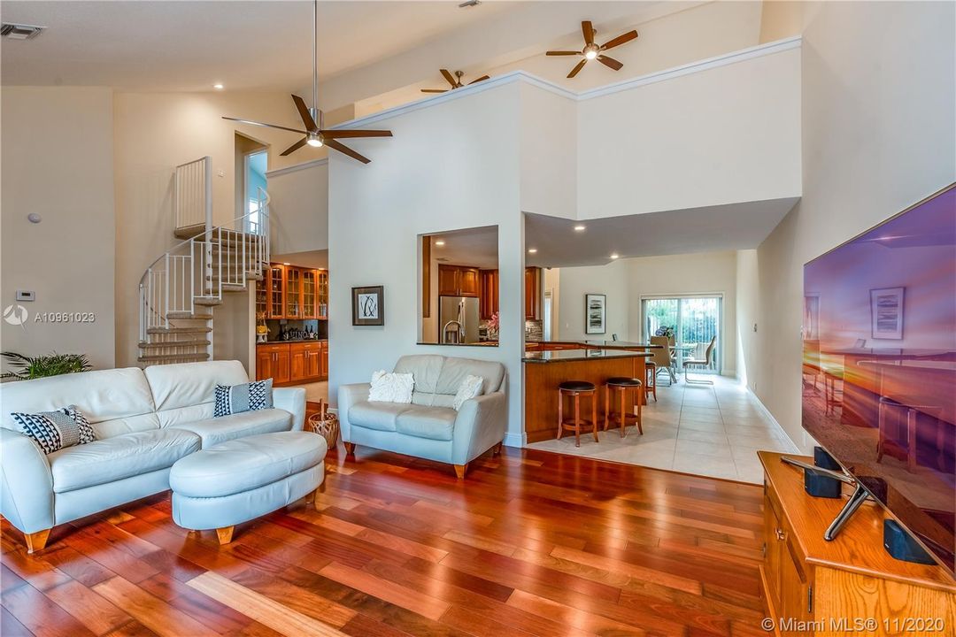 Recently Sold: $510,000 (3 beds, 3 baths, 2815 Square Feet)