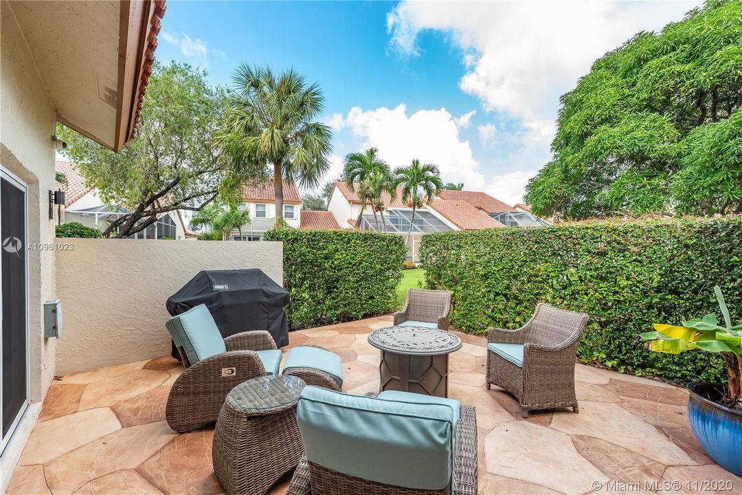 Recently Sold: $510,000 (3 beds, 3 baths, 2815 Square Feet)